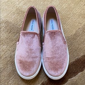 Steve Madden Velvet Slip On Sneaker